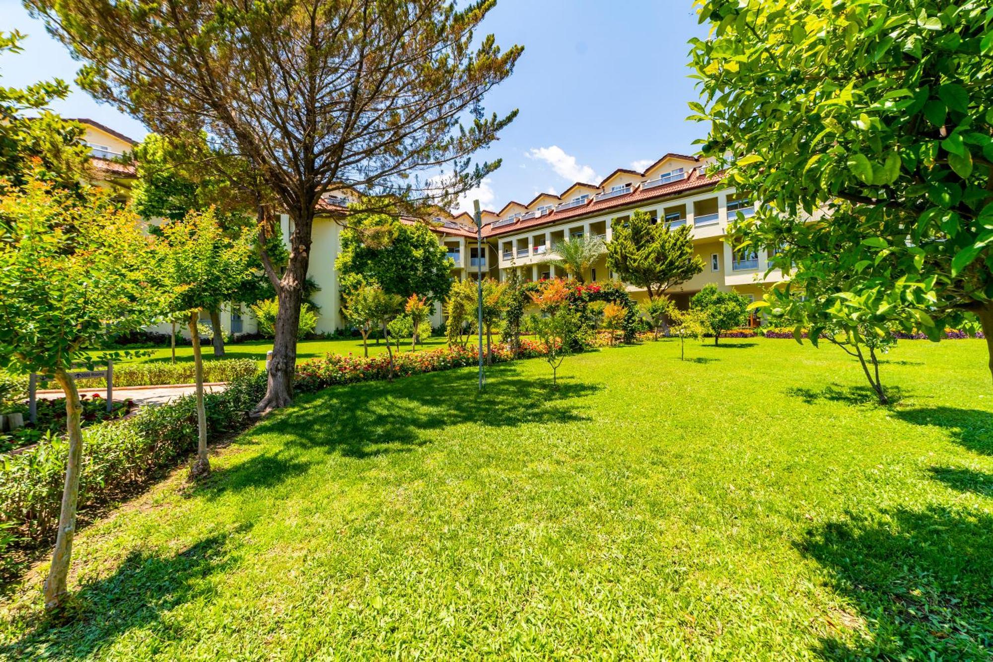 Queen'S Park Le Jardin เกเมร์ ภายนอก รูปภาพ