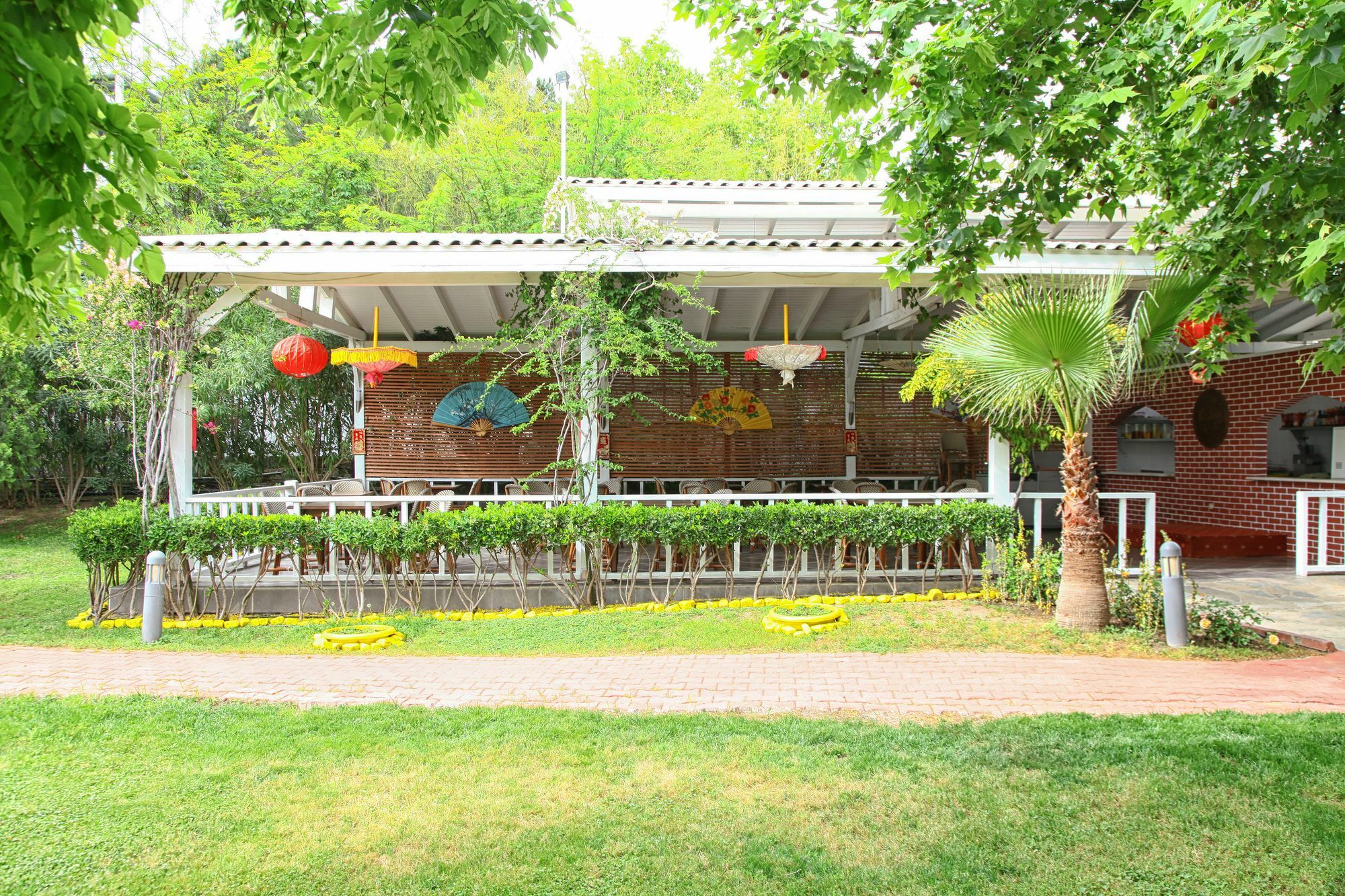Queen'S Park Le Jardin เกเมร์ ภายนอก รูปภาพ